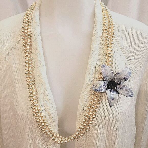 Les Bernard Inc Faux Pearl with Ceramic Lilly - Picture 1 of 3